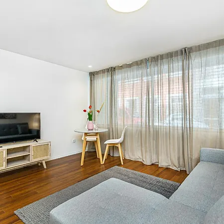 Bombarda Ii By Innkeeper Oporto