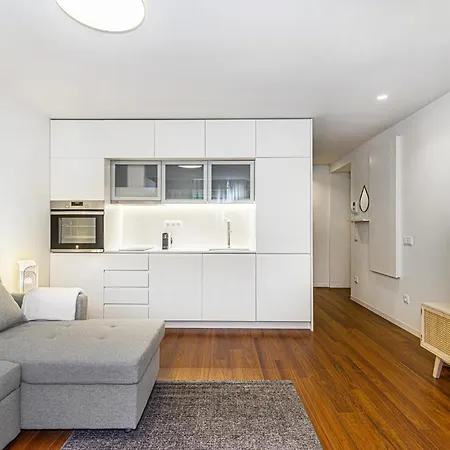 Bombarda Ii By Innkeeper Oporto