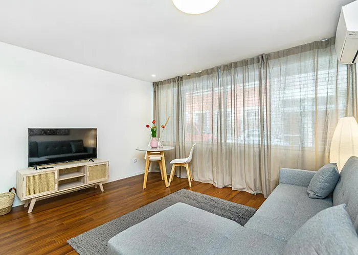 Bombarda Ii By Innkeeper Oporto